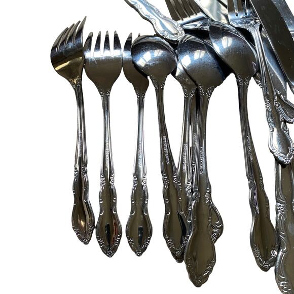 Oneida Vintage Stainless Steel 17 piece assorted flatware cutlery set - Picture 7 of 8